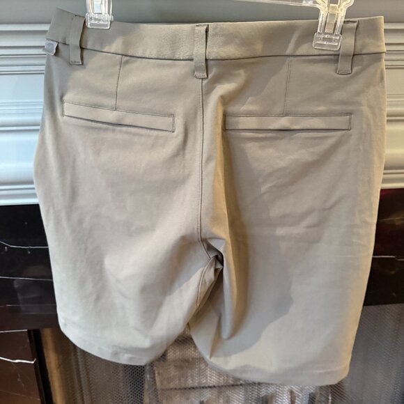 Lululemon Commission Classic-Fit Short 9" Warpstreme Color Grey Sage Size 30 - Picture 7 of 7